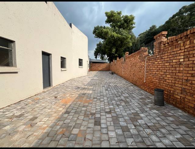 300M² WAREHOUSE TO LET IN HENNOPSPARK